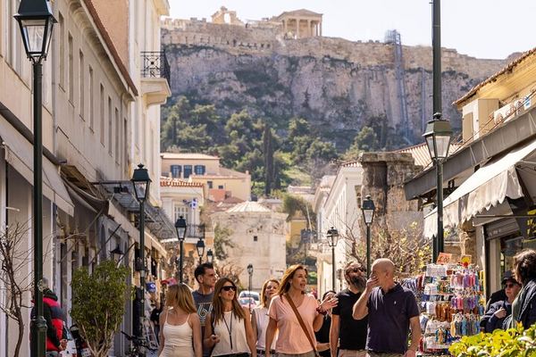 Athens Food Tour for Eight: Sfakiani Pie, Rakomelo and Honey
