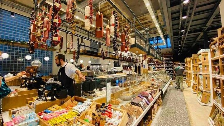 Athens Small-Group Food Tour: Ermou, Psyrri and a Meze Taverna
