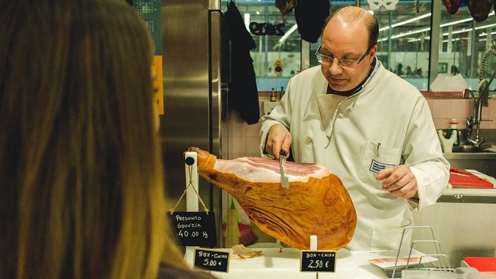Twelve Petiscos Before Noon, Starting on the Aliados