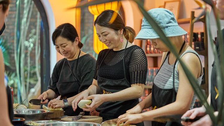 Hanoi Cooking Class in a Garden Villa with a Storyteller
