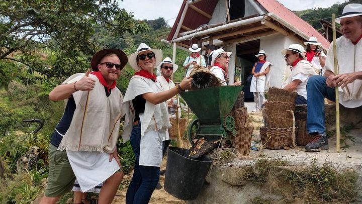 Coffee, Comuna 13 and the Cable Car in One Day