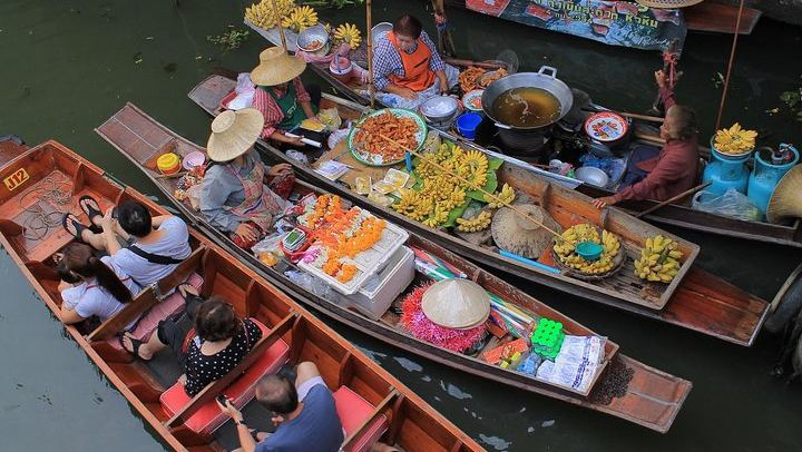 Maeklong Railway Market and Damnoen Saduak by Train and Boat