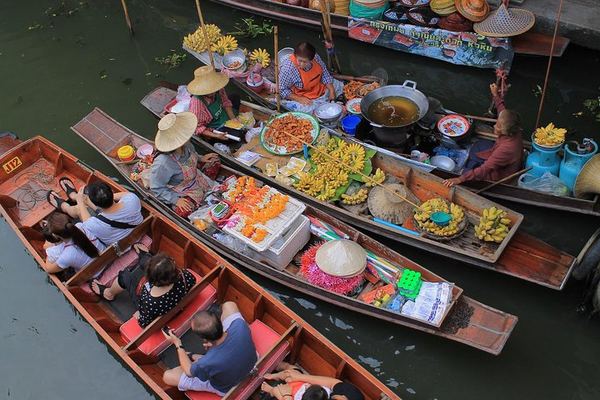 Maeklong Railway Market and Damnoen Saduak by Train and Boat
