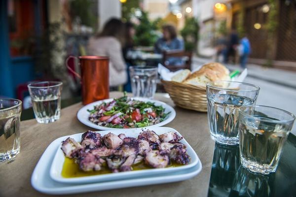 Syntagma to Monastiraki Food Tour: 10 Shops and 15 Tastings