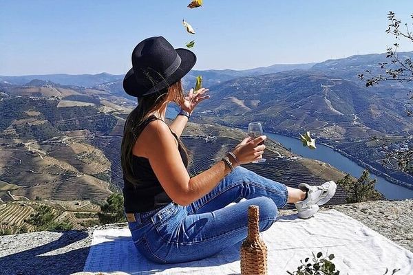 Amarante's Sweets, a 640-Metre Viewpoint, and One Quinta