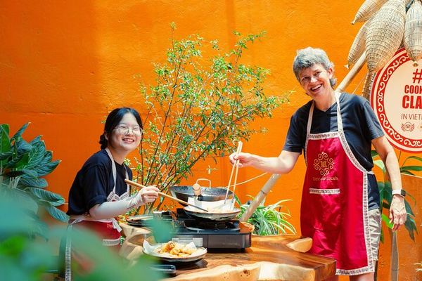 Thanh Ha Market Class with Unlimited Homemade Rice Liquor