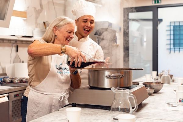 Florence's First Cooking School: Lasagna and Market, or Pasta