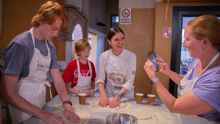 Pizza from Dough to Oven in Florence, with Gelato Unlimited