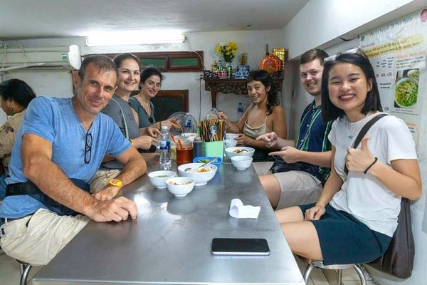 Hang Be Market and Hidden Alleys: Six Hanoi Street Bites