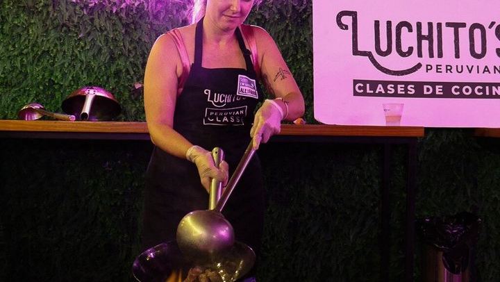 An Evening Rooftop Class: Lomo Saltado and a Chilcano