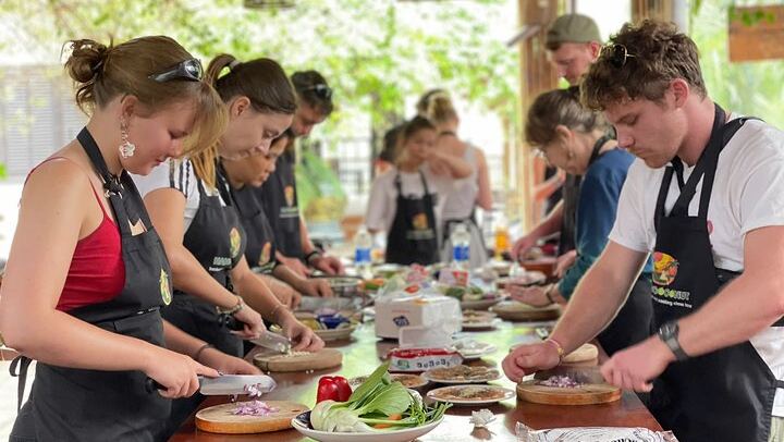 Hangcoconut: Cooking Where the Coconut Forest Hid a War