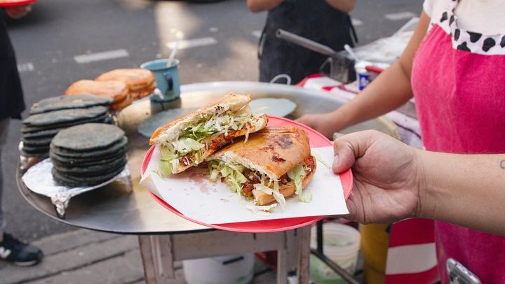 Where the Office Workers Eat: Tlacoyos and Cemitas
