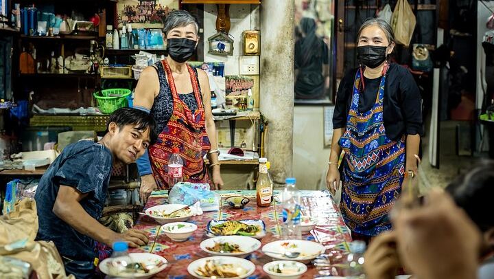 Thonburi by Bike: Hidden Bangkok Food Ride with Five Snacks