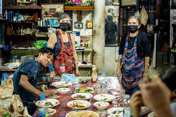 Thonburi by Bike: Hidden Bangkok Food Ride with Five Snacks
