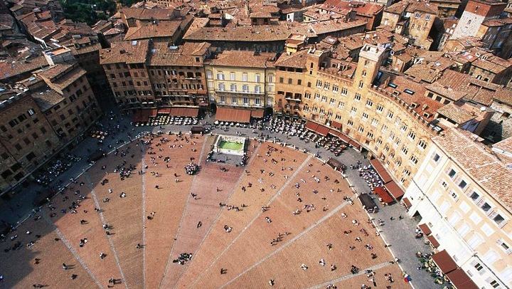 Siena, Monteriggioni and San Gimignano by Minibus with Lunch