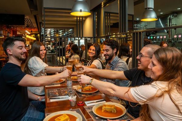 Four Family Rooms, One Dinner, Ending at the Clérigos