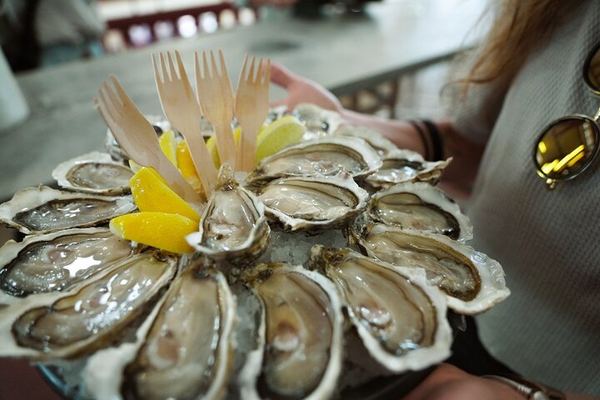 An Affineur, the 1660 Macaron, and Oysters in Les Halles