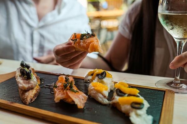 The Rules of Txikiteo, and the Original Cheesecake