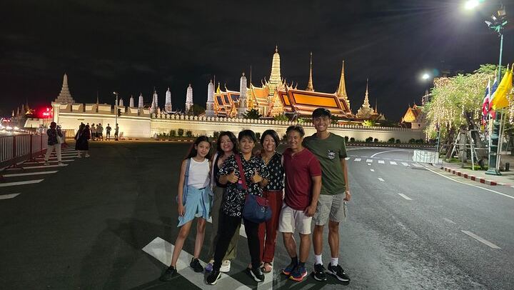Private Tuk Tuk Night Tour: Ban Tad Thong Dinner and Old Town