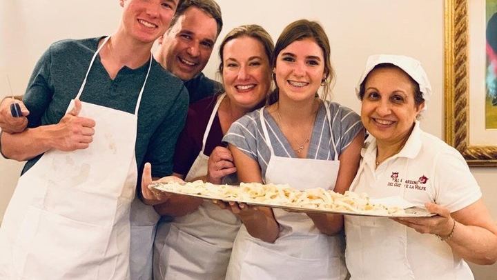 Florence Pasta and Tiramisu Class in a Local Restaurant