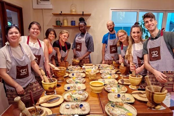 Old Town Cooking Class at Pak Khlong Talad with Lotus Folding