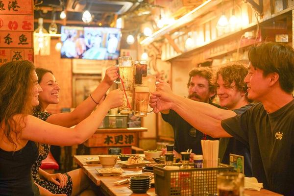 All-You-Can-Drink in Kabukicho, Under a Godzilla Head