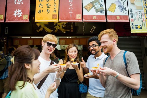 Wagyu Skewers, Tamagoyaki and a Knife Shop on the Way