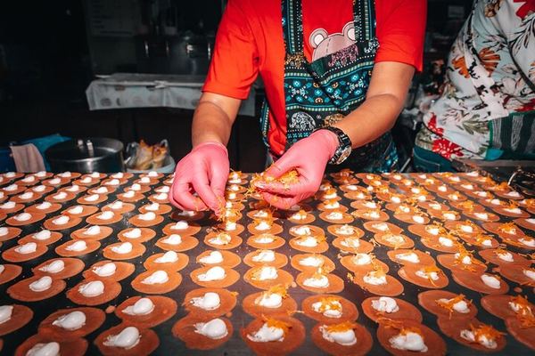Yaowarat Backstreets Food Tour: 15 Tastings for Eight Guests